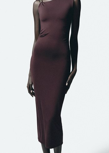 Zara vücudu saran Bordo Drapeli Uzun Kadın Elbise