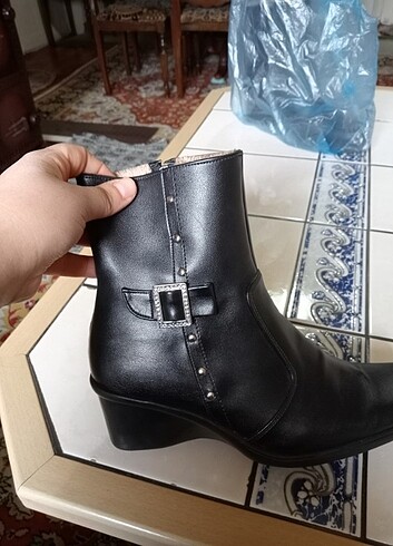 Diğer Bot yeni hiç giyilmemiş 