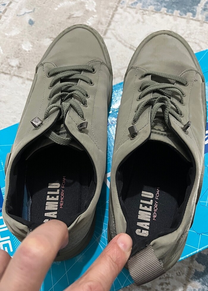 Haki yeşil spor ayakkabı - Görsel 3