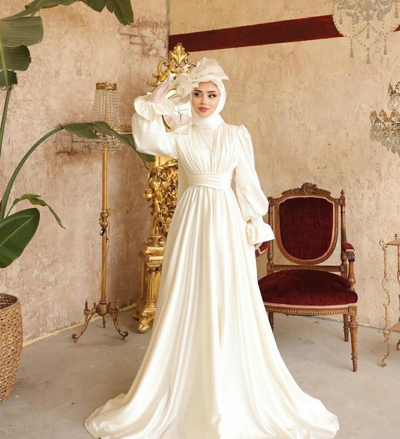 Uzun Beyaz Drape Detaylı Vintage Gelinlik - Görsel 2