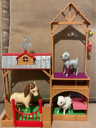 Barbie Oyuncak Bebek Çiftlikte Veteriner Seti