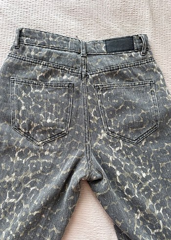 Kadın Gri Yılan Desenli Bol Kesim Kot - Görsel 4