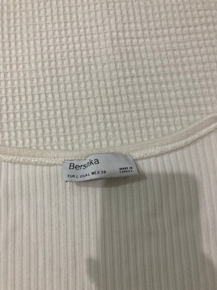 Düğmeli Beyaz Uzun Kollu Crop Bluz - Görsel 2