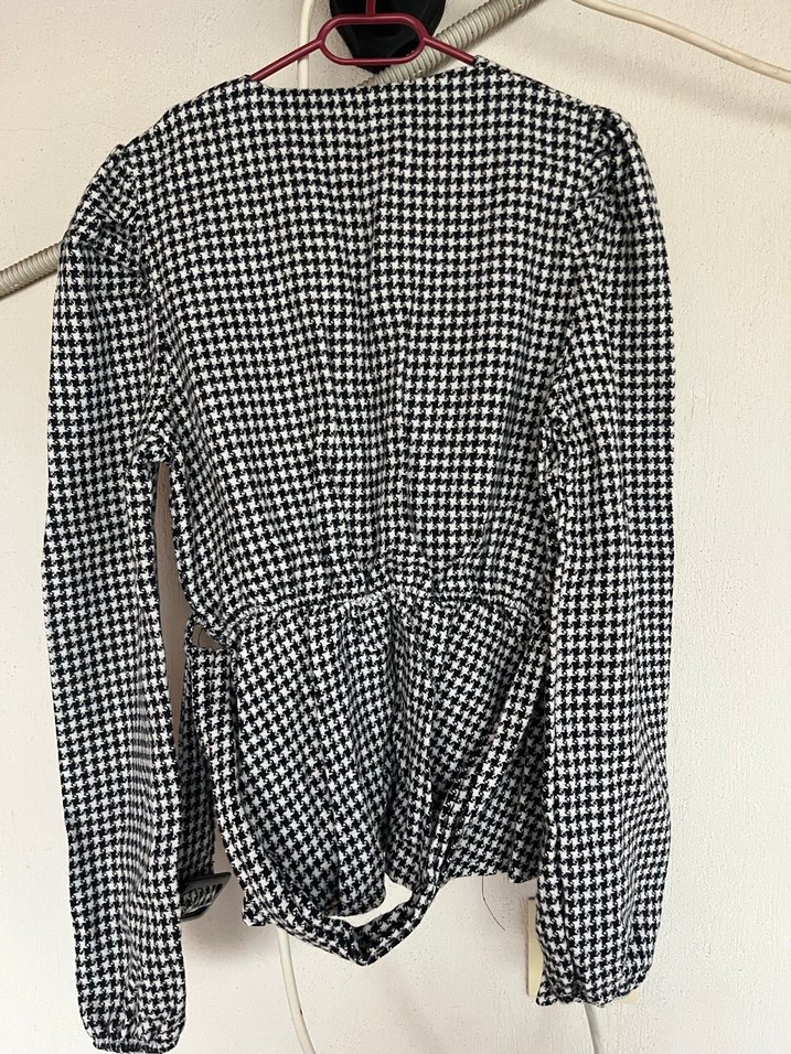 Kazayağı Desenli Kemerli Kruvaze Yaka İnce Kaşe Bluz - Görsel 4