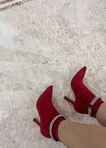 Zara Kırmızı Süet Stiletto Topuklu Kadın Bot