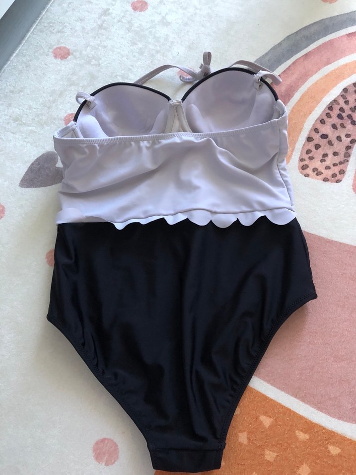 Siyah Beyaz Fırfırlı Kadın Mayo - Görsel 4