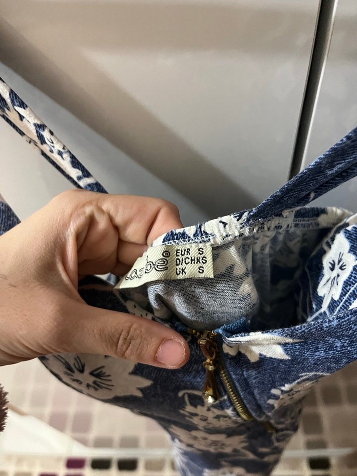 V Yaka Kolsuz Lacivert Çiçekli Midi Elbise - Görsel 3