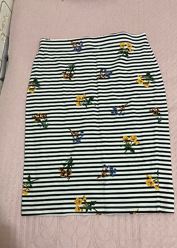 Çok Renkli Desenli Mini Hamile Şortu - Görsel 3