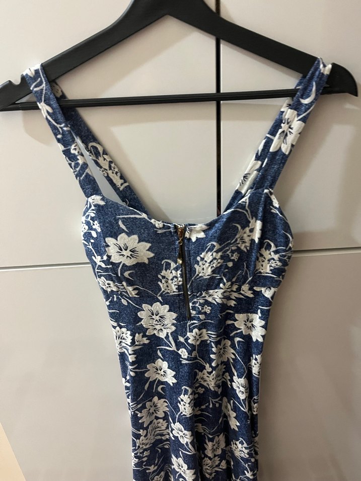 V Yaka Çiçek Desenli Lacivert Midi Elbise - Görsel 2