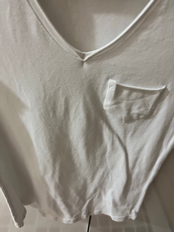 V Yaka Kısa Kollu Beyaz Kadın Tişört - Görsel 3