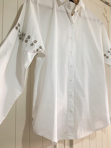 38 Beden Twist beyaz gömlek