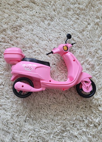 Pembe Renkli Oyuncak Motosiklet
