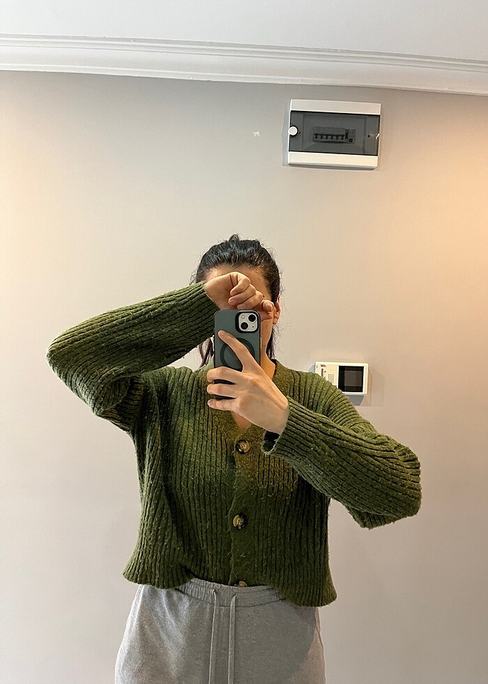 Crop hırka - Görsel 2