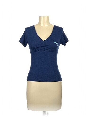 Puma T-shirt %70 İndirimli.