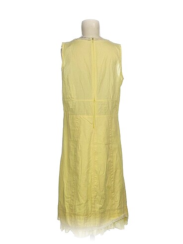 38 Beden PreLoved Kısa Elbise %70 İndirimli.