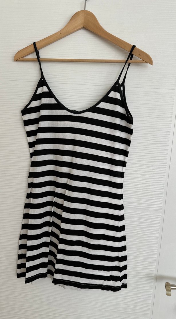 Çizgili Siyah Beyaz İnce Askılı Kadın Atlet - Görsel 2