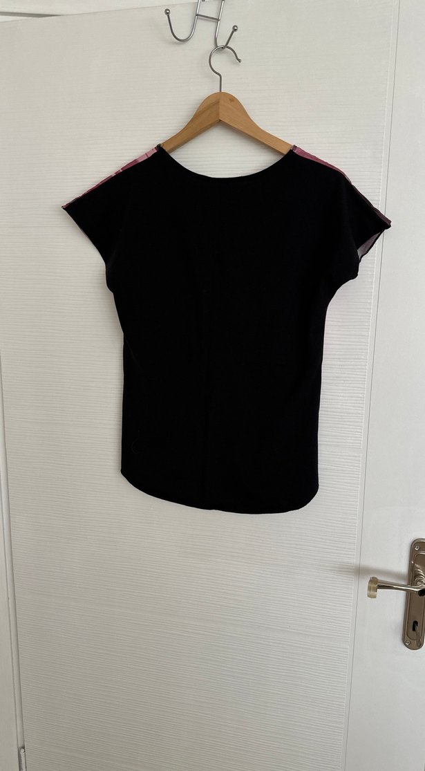 Pembe Batik Desenli Kısa Kollu Bluz - Görsel 2