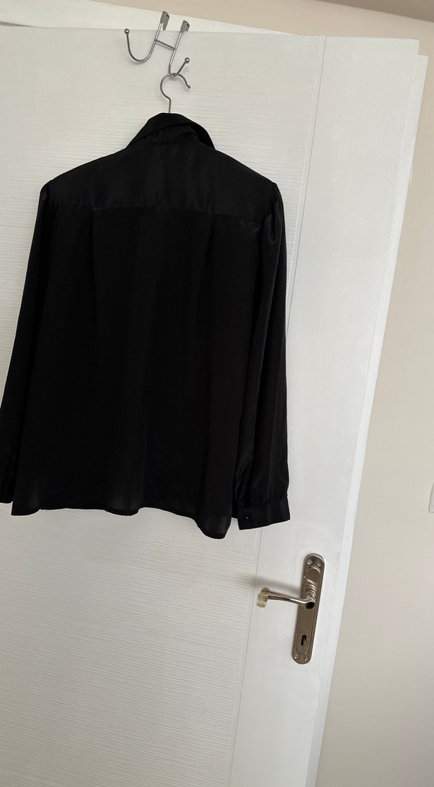 Siyah Nakışlı Düğmeli Uzun Kollu Gömlek - Görsel 3