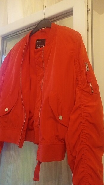 l Beden kırmızı Renk Bomber ceket