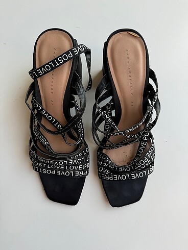 Zara bantlı topuklu sandaler
