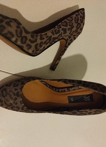 Diğer Leopar desenli topuklu ayakkabı 