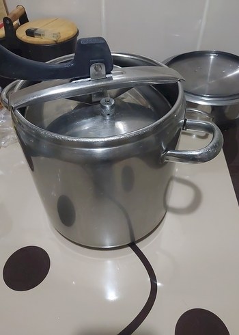 Diğer 11 litre düdüklü ve tencere