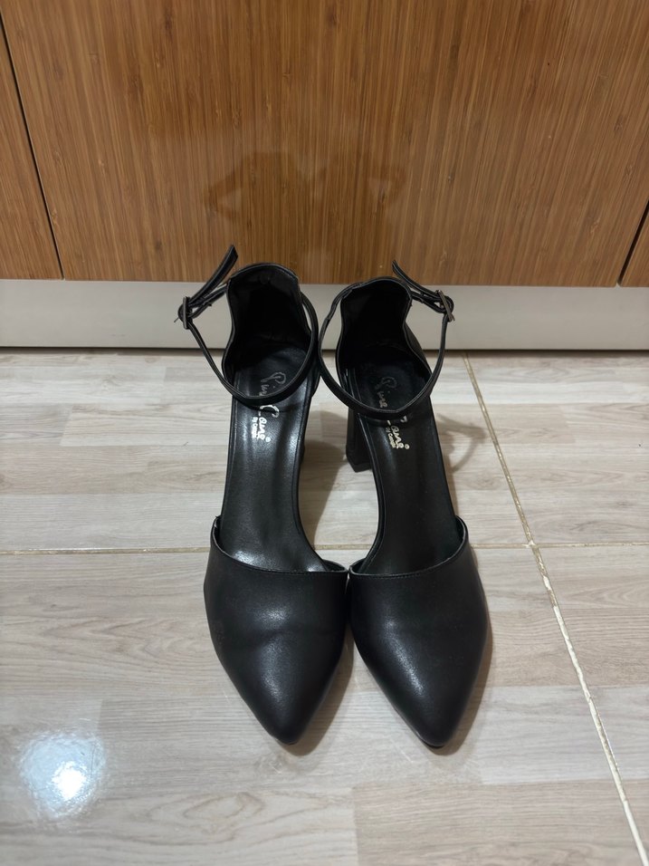 Temiz 1 kere giyildi deri topuklu ayakkabı - Görsel 5