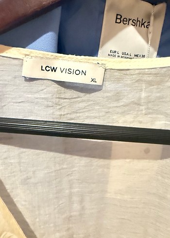 Fırfırlı V Yaka Keten Beyaz Kadın Gömlek - Görsel 2