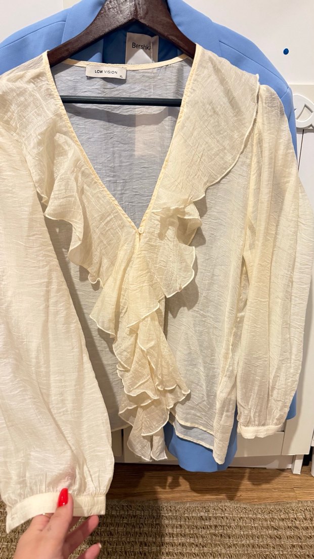 Fırfırlı V Yaka Keten Beyaz Kadın Gömlek - Görsel 3