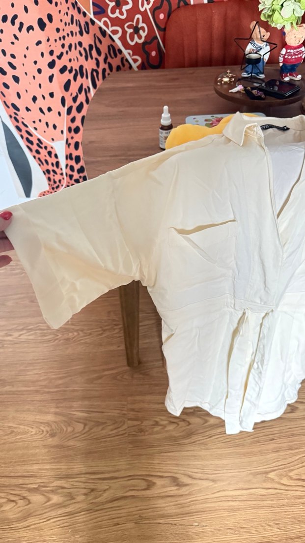 Beyaz V Yakalı Rahat Kesim tulum - Görsel 4