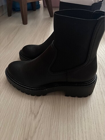 Stradivarius Stradivarius bot 38 beden etiketli