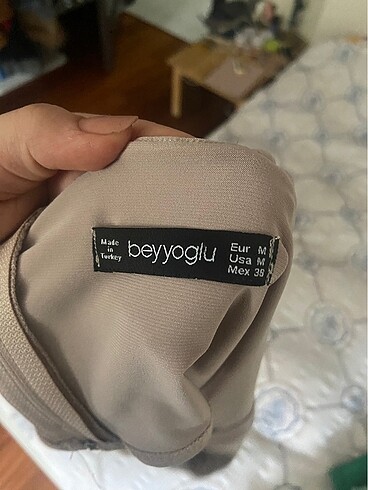 m Beden beyyoglu crop
