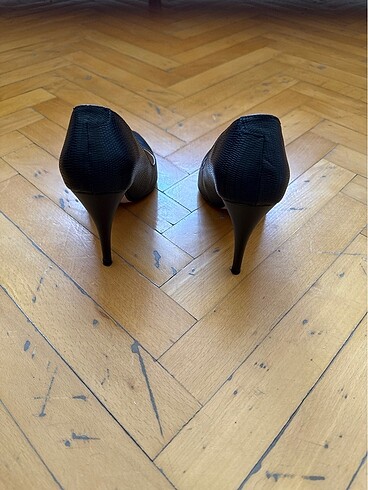 37 Beden Stiletto