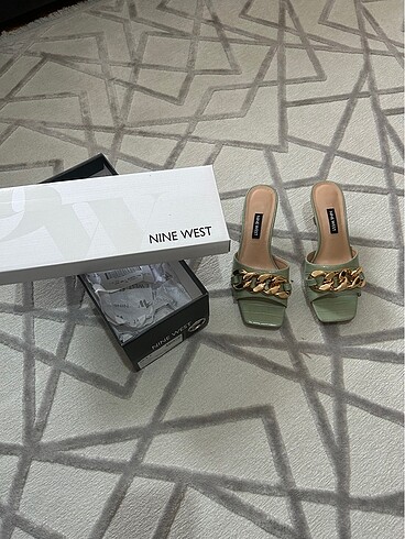 Nine West terlik