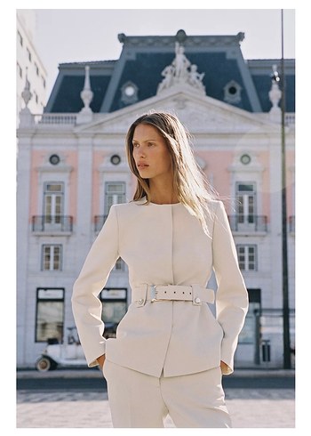 ZARA KEMERLİ VÜCUDA OTURAN BLAZER - Görsel 2