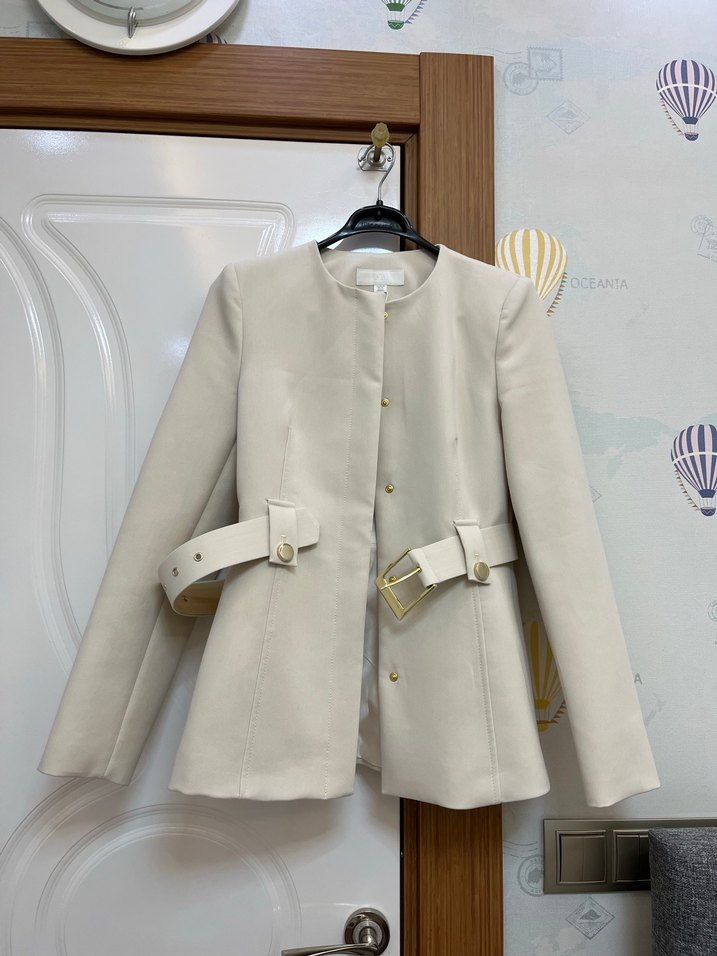 ZARA KEMERLİ VÜCUDA OTURAN BLAZER - Görsel 3