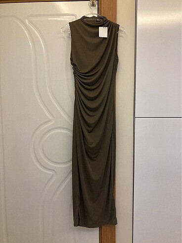 m Beden DRAPE DETAYLI MİDİ ELBİSE