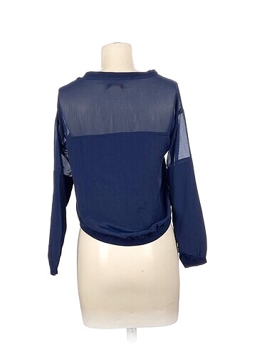 s Beden Bershka Bluz %70 İndirimli.
