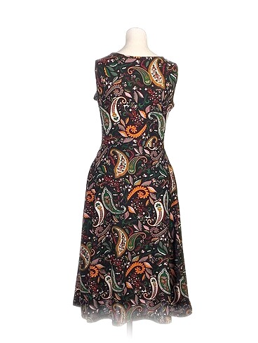 m Beden PreLoved Günlük Elbise %70 İndirimli.