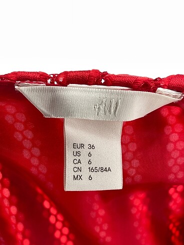 36 Beden kırmızı Renk H&M Kısa Elbise %70 İndirimli.