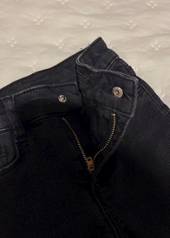 Kemerli Siyah Kız Kot Pantolon - Görsel 2