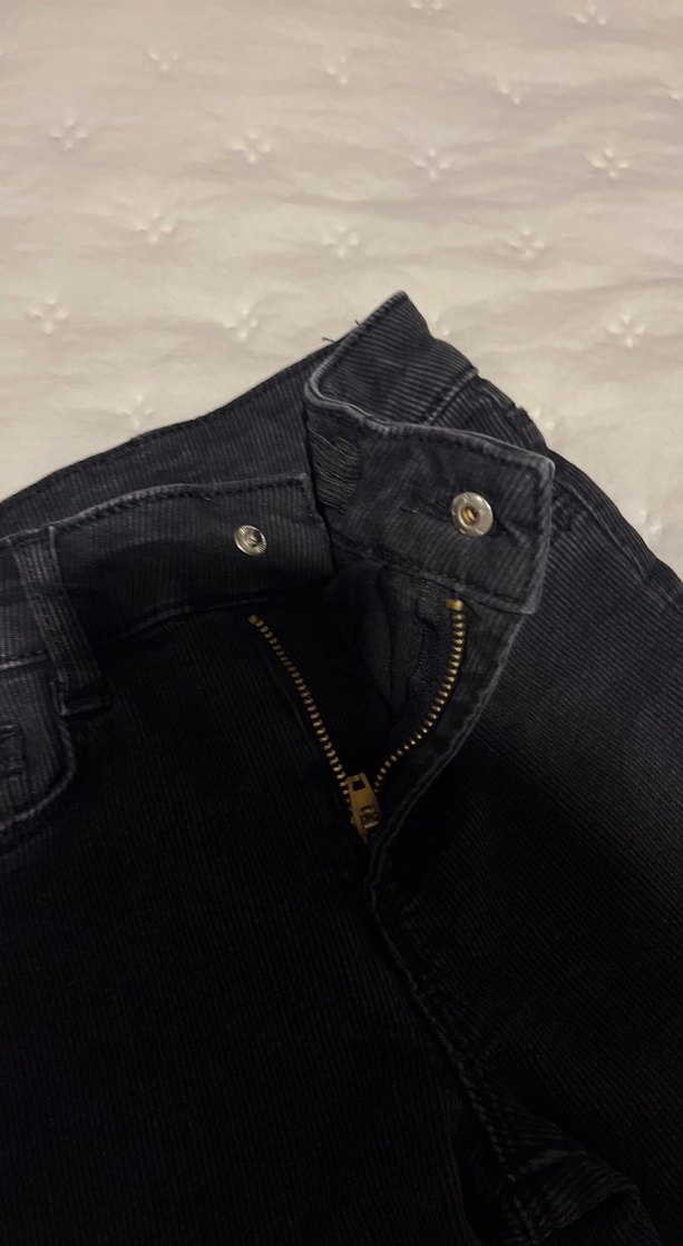 Kemerli Siyah Kız Kot Pantolon - Görsel 2