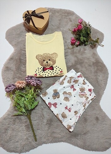 Pamuklu desenli pijama takımı