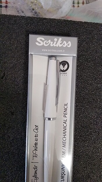 Scrikss uçlu kalem kutusunda yenidir