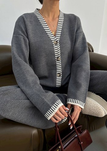 Düğmeli Çizgili V Yaka Gri Kadın Triko Takım - Görsel 2