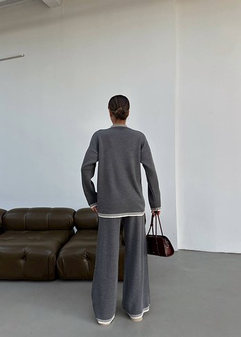 Düğmeli Çizgili V Yaka Gri Kadın Triko Takım - Görsel 3