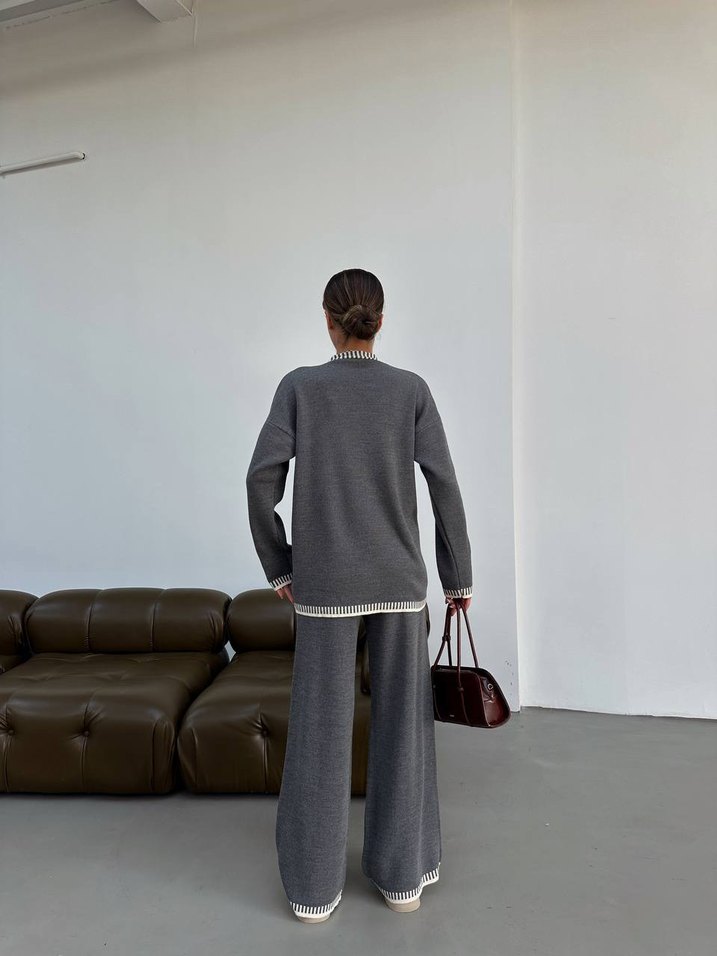 Düğmeli Çizgili V Yaka Gri Kadın Triko Takım - Görsel 3