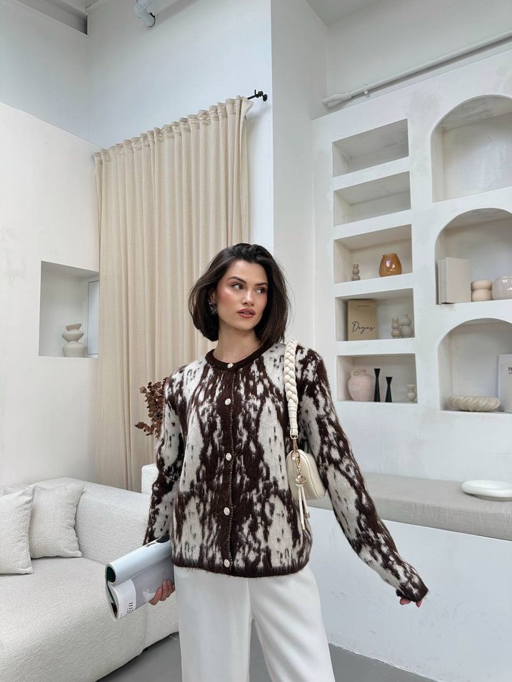 Kadın Gri Kahverengi Tüylü Bağlama Desenli Hırka - Görsel 2