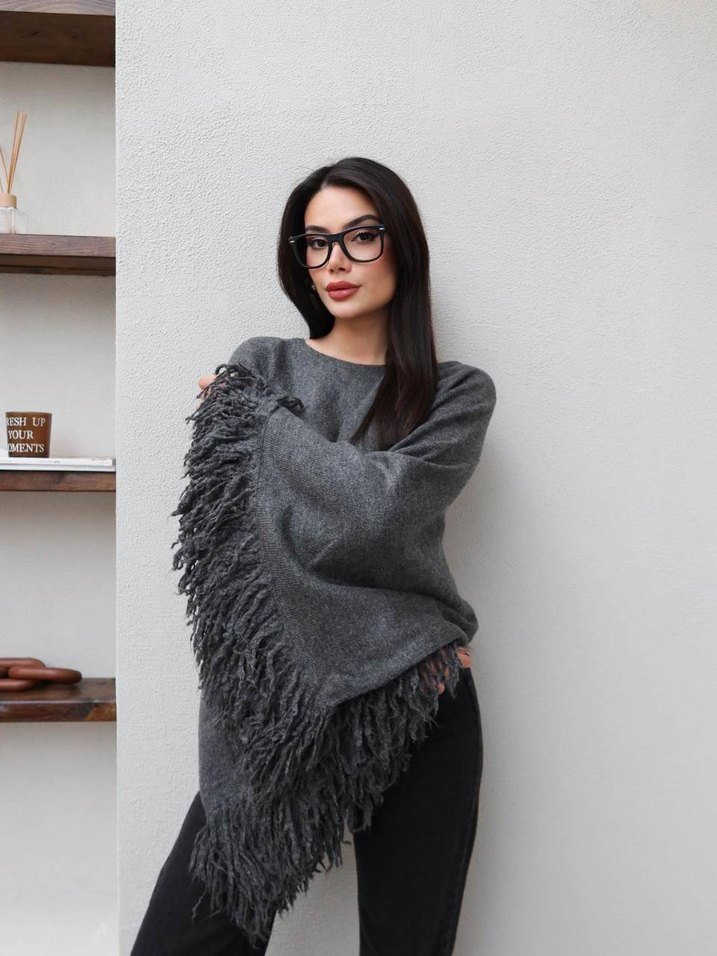 Gri Püsküllü Salaş Kadın Kazak - Görsel 2