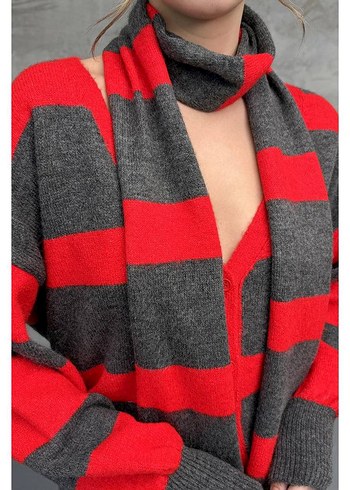 Gri Kırmızı Çizgili V Yaka Triko Kazak - Görsel 3